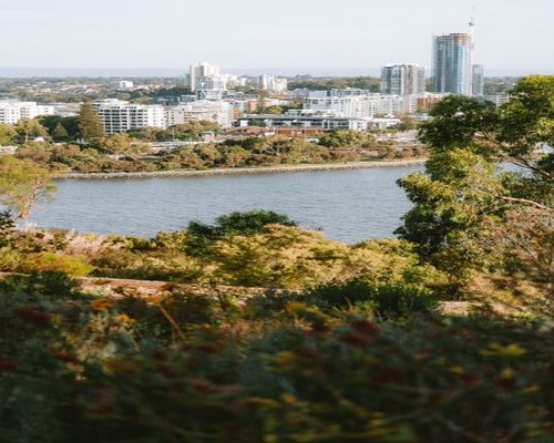 Perth Swan River and cityscape for weekend ideas